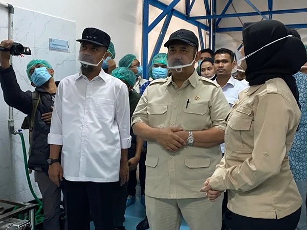 Menteri PPN/Bappenas dan Gubernur Sulsel Tinjau Layanan Gizi SPPG BGN Panakkukang, Jadi Tolok Ukur Nasional