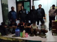 Polisi Polsek Mandai mengamankan enam pemuda dan barang bukti ballo saat patroli di BTN Griya Maros Indah.