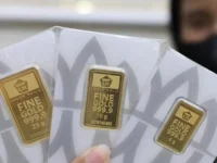 Grafik kenaikan harga emas Antam Logam Mulia per gram pada 2 Desember 2025.