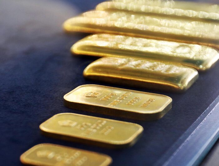 Penampakan emas batangan di gerai Butik Emas Antam di Jakarta, Jumat (5/10). Pada perdagangan Kamis 4 Oktober 2018, harga emas Antam berada di posisi Rp 665 ribu per gram.