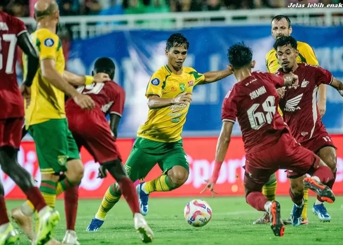 Pertandingan PSM Makassar vs Persebaya Surabaya di Stadion Gelora BJ Habibie Parepare
