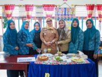 Bupati Barru Andi Ina Hadiri Festival Maroaki di SDN 131 Manuba.