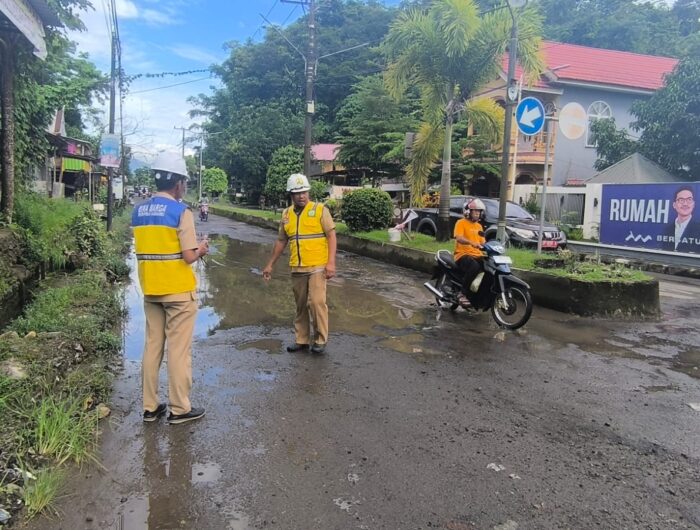 Perbaikan Jalan Jenderal Sudirman Barru menggunakan konstruksi beton oleh Pemkab Barru demi keselamatan pengguna jalan