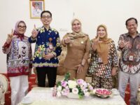 Bupati Barru Andi Ina Kartika Sari menerima audiensi Kepala Balai Bahasa Sulawesi Selatan terkait pengawasan penggunaan bahasa Indonesia