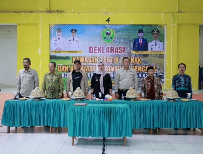 Bupati dan Wakil Bupati Barru menghadiri Deklarasi Kawasan Tertib Ternak dan Kecamatan Tangguh Bencana di Pujananting
