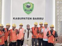 Bupati Barru Andi Ina Kartika Sari bersama Tim Drainase PUTR Perkim