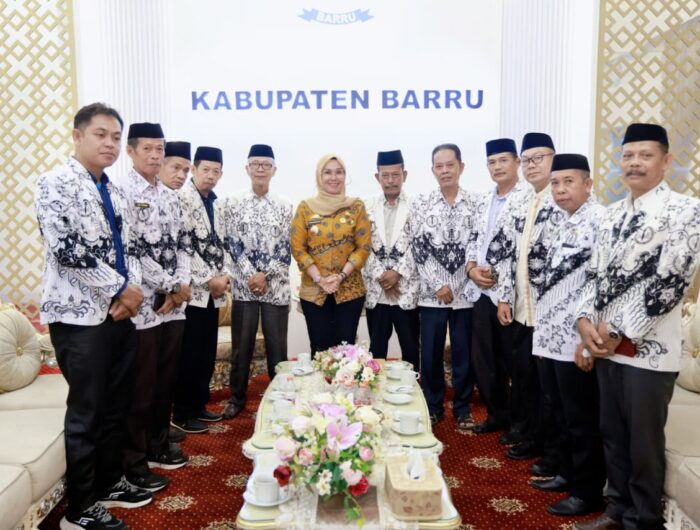 Bupati Barru menerima audiensi pengurus PGRI Kabupaten Barru
