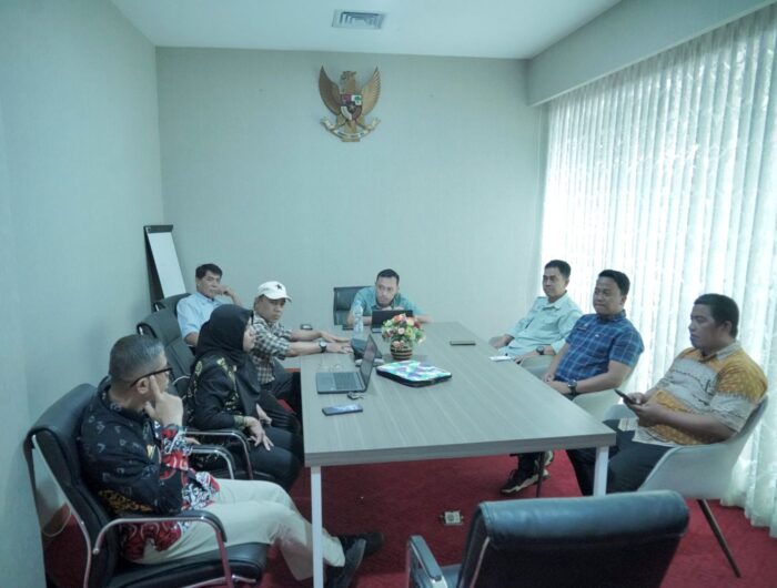 Kadis Kominfo Barru melakukan koordinasi keterbukaan informasi di Kantor Gubernur Sulsel