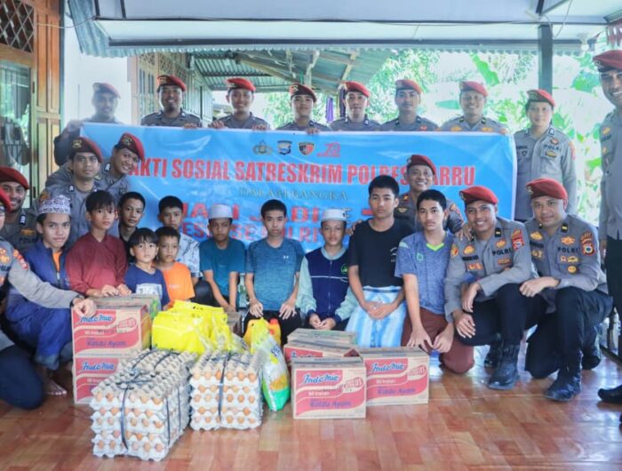 Sat Reskrim Polres Barru menyalurkan bantuan sembako di Panti Asuhan Ar-Rasyid