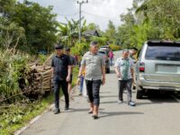 Wakil Bupati Barru saat meninjau ruas jalan daerah penerima Dana IJD Rp50 miliar dari Pemerintah Pusat