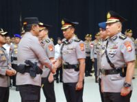 Kapolda Sulawesi Selatan memimpin upacara sertijab pejabat utama dan Kapolres jajaran di Mapolda Sulsel