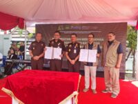 Penyerahan aset rampasan negara oleh Kejati Sulsel kepada Perum BULOG untuk dijadikan gudang penyimpanan pangan di Desa Talawe, Sidrap.