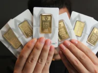 Tampilan emas batangan UBS dan Galeri24 di Pegadaian dengan update harga emas hari ini 17 Februari 2026.