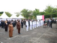 Bupati Barru Andi Ina Kartika Sari melantik dan mengambil sumpah 153 pejabat Pemkab Barru di Alun-Alun Colliq Pujie, Sabtu sore 14 Februari 2026