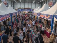 Persiapan Bazar Ramadan Ramayana di Baruga Bola Soba’e Barru jelang pembukaan Pesta Rasa Serial Ramadan 1447 H.