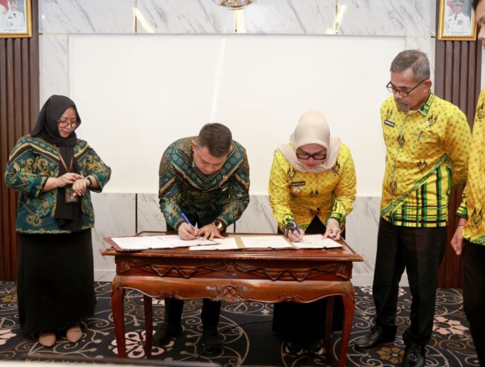 Bupati Barru dan Ketua PN Barru menandatangani MoU pelayanan publik sektor peradilan di Menara MPP Barru