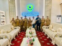 Bupati Barru Andi Ina Kartika Sari bersama Manajemen Indomaret dalam audiensi terkait pengembangan investasi di Barru.