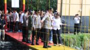 “Kapolda Sulsel dan Kapolres Barru meresmikan Jembatan Gantung Gineung Pratidina di Dusun Pakka, Desa Nepo”