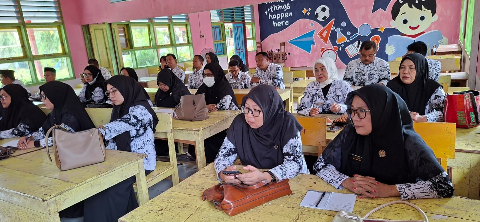 Pengurus PGRI Cabang Balusu menggelar Rapat Pra-Konferensi Cabang di UPTD SDN 187 Barru