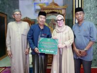 Bupati Barru Andi Ina Kartika Sari di Masjid At-Tauhid saat Safari Ramadhan di Desa Kupa, Mallusetasi