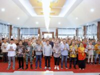 Bupati Barru Andi Ina Kartika Sari menerima kunjungan Wakil Ketua Komisi VI DPR RI Nurdin Halid di Rumah Jabatan Barru.