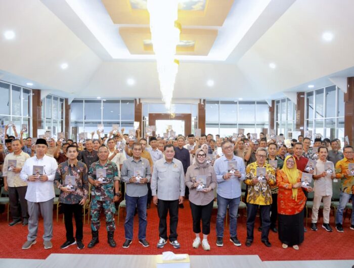 Bupati Barru Andi Ina Kartika Sari menerima kunjungan Wakil Ketua Komisi VI DPR RI Nurdin Halid di Rumah Jabatan Barru.