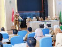 Wakil Bupati Barru membuka kegiatan GERMAS dan Desa Siaga TB di Baruga Pettu Ada’E, Kantor Bupati Barru, Selasa (10/03/2026).