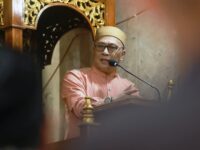 Wakil Bupati Barru, Dr. Ir. Abustan Andi Bintang, memberikan sambutan pada kegiatan Safari Ramadan di Masjid Rahmat Dusun Pesse, Desa Lempang, Kecamatan Tanete Riaja, Selasa (10/3/2026).