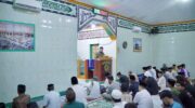 Wakil Bupati Barru Abustan A. Bintang bersilaturahmi dengan jamaah Masjid Nurul Mu’minin pada penutupan Safari Ramadan 1447 H di Desa Jangan-Jangan.
