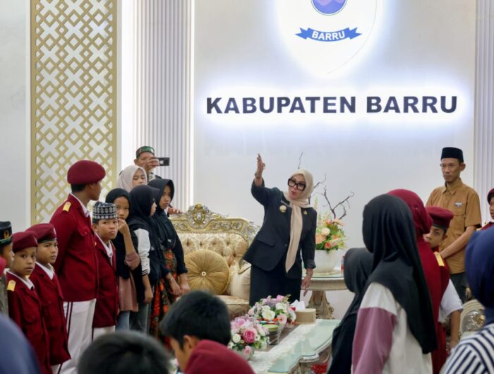 Bupati Barru Andi Ina Kartika Sari menghadiri silaturahmi siswa Sekolah Rakyat Terintegrasi 65 Barru