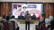Kepala Kejati Sulsel memaparkan buku tentang modus korupsi notaris dalam seminar hukum di Makassar