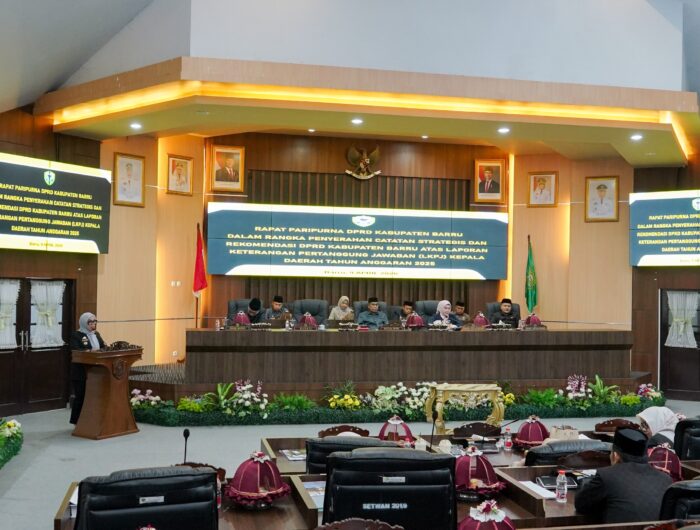 Rapat Paripurna DPRD Barru pembahasan LKPJ dan rekomendasi pembangunan