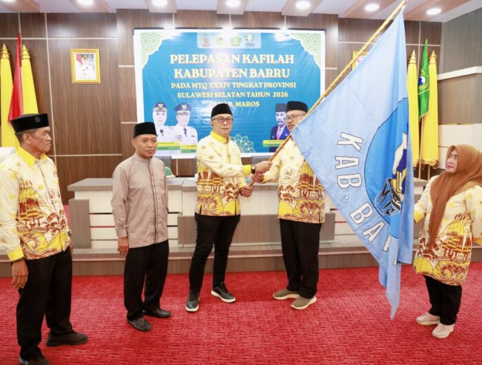 Wakil Bupati Barru melepas kafilah MTQ menuju Maros