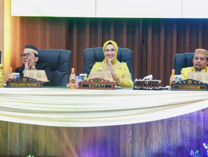 Bupati Barru memaparkan capaian pembangunan pada HUT ke-66 Barru di DPRD