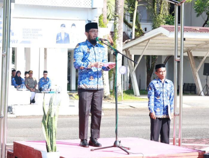 ASN Kabupaten Barru mengikuti Upacara Hari Kesadaran Nasional di Lapangan Kantor Bupati Barru dengan suasana khidmat
