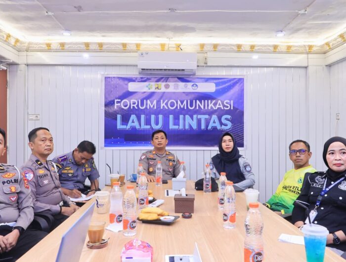 Diskusi lintas sektor membahas keselamatan lalu lintas di Kabupaten Barru di Cafe Razha