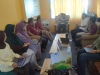 Tim Lomba Media Pembelajaran Digital Kabupaten Barru melakukan pemantapan persiapan PORSENIJAR PGRI 2026 di SMA Negeri 1 Barru.