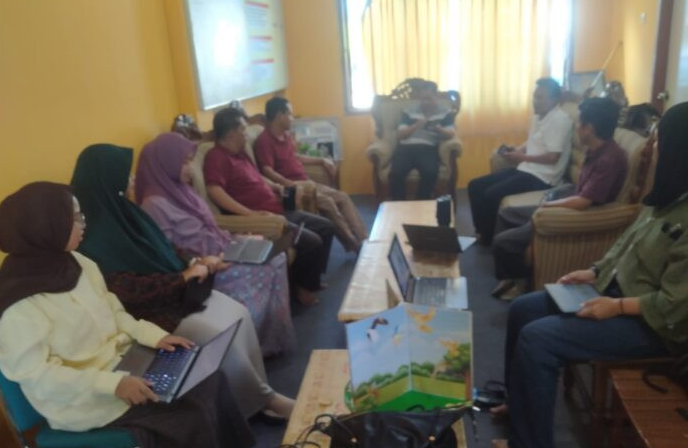 Tim Lomba Media Pembelajaran Digital Kabupaten Barru melakukan pemantapan persiapan PORSENIJAR PGRI 2026 di SMA Negeri 1 Barru.