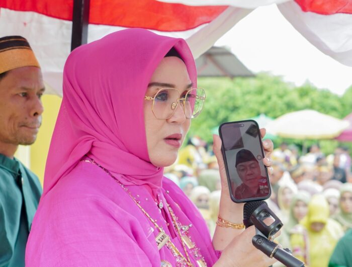 Suasana upacara Hardiknas 2026 Barru saat terhubung virtual dengan Wakil Menteri Pendidikan