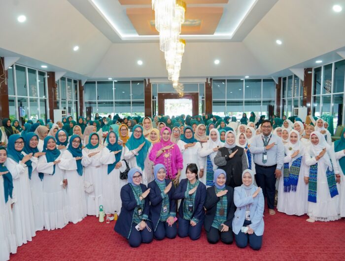 Bupati Barru menghadiri kegiatan Halal Bihalal organisasi perempuan di Baruga Singkerru Ada’e