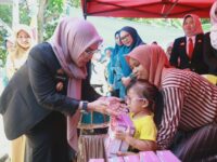 Bupati Barru Andi Ina Kartika Sari menghadiri launching Program Pencegahan dan Percepatan Penurunan Stunting Posyandu Menira di Desa Lawallu Kabupaten Barru.