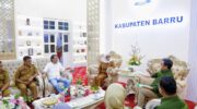 Bupati Barru Andi Ina Kartika Sari menerima audiensi pengelola KKN Profesi Kesehatan Universitas Hasanuddin di Rumah Jabatan Bupati Barru.