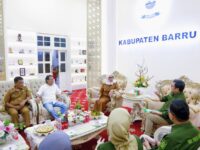 Bupati Barru Andi Ina Kartika Sari menerima audiensi pengelola KKN Profesi Kesehatan Universitas Hasanuddin di Rumah Jabatan Bupati Barru.