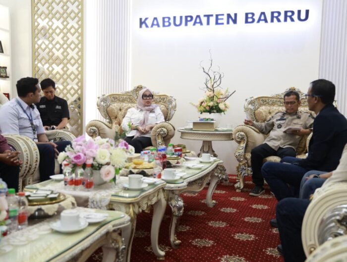 Bupati Barru Andi Ina Kartika Sari menerima audiensi PT Angkasa Pura Supports Makassar di Rumah Jabatan Bupati Barru.