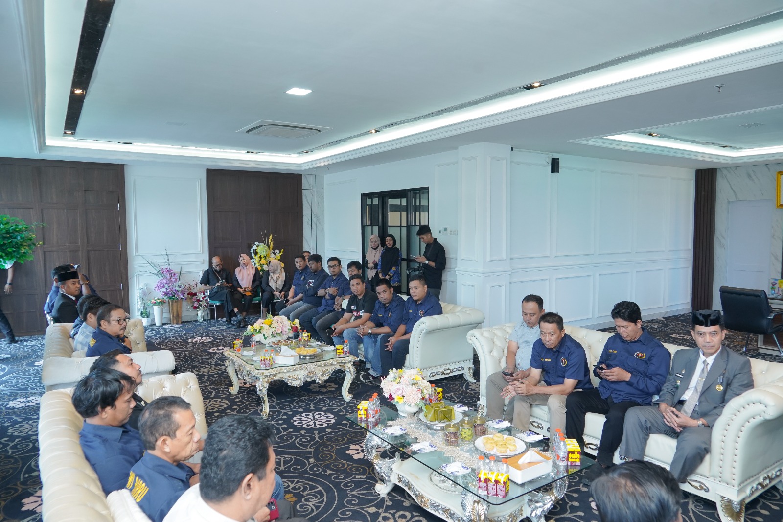Audiensi hangat PWI Barru bersama Bupati Barru Andi Ina Kartika Sari di Ruang Kerja Bupati Barru