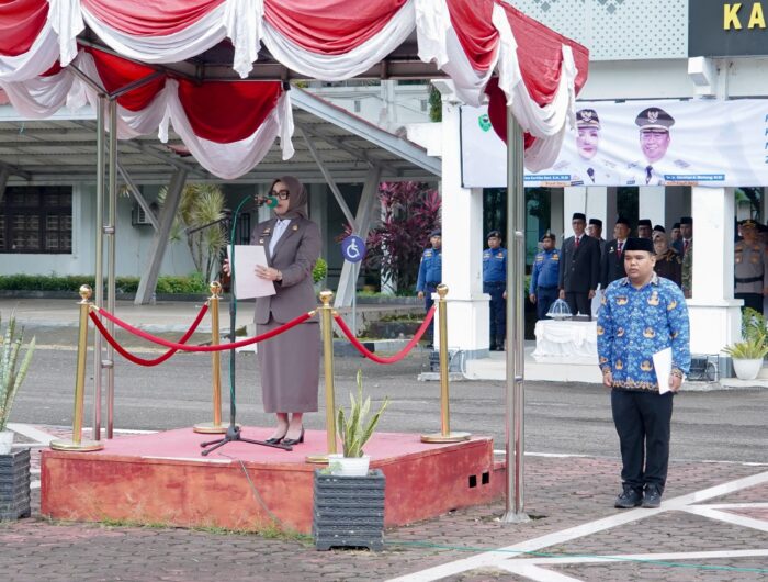 Bupati Barru Andi Ina Kartika Sari memimpin Upacara Hari Kebangkitan Nasional ke-118 di halaman Kantor Bupati Barru dengan suasana penuh nasionalisme.