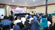 Sekda Barru Andi Syarifuddin membuka Rapat Koordinasi dan Evaluasi Tim Pembina Posyandu Kabupaten di Cafe 3R Desa Lempang, Tanete Riaja.