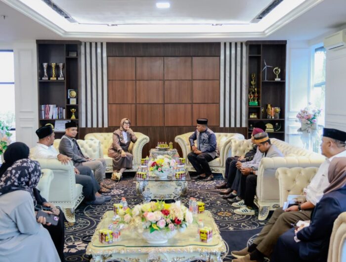 Bupati Barru Andi Ina Kartika Sari menerima audiensi Komunitas Pendakwah Keren di Ruang Kerja Bupati Barru membahas penguatan pendidikan Al-Qur’an dan karakter anak usia dini.