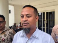 Gubernur Sulawesi Selatan Andi Sudirman Sulaiman memberikan keterangan terkait evaluasi 551 nama calon kepala sekolah sebelum dikirim ke BKN.
