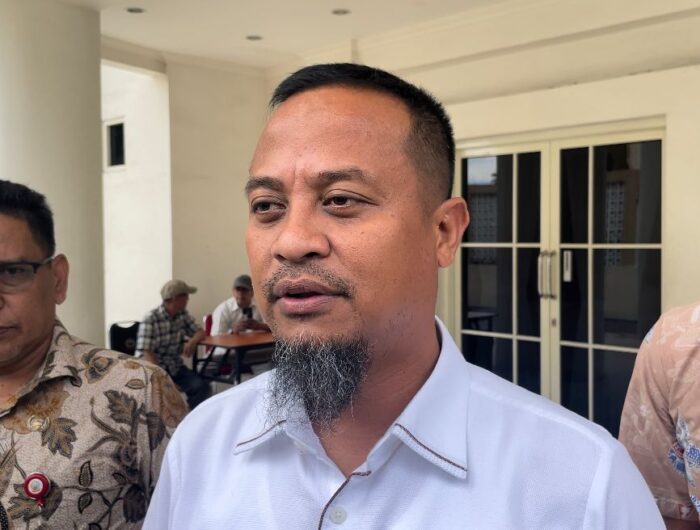 Gubernur Sulawesi Selatan Andi Sudirman Sulaiman memberikan keterangan terkait evaluasi 551 nama calon kepala sekolah sebelum dikirim ke BKN.